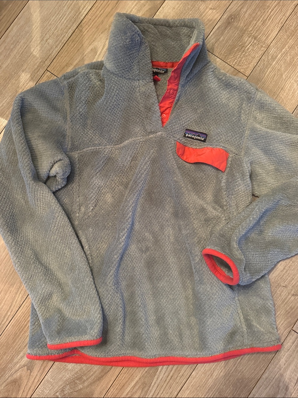 Patagonia Women’s Gray Fleece Quarter-Snap Pullover with Coral Trim